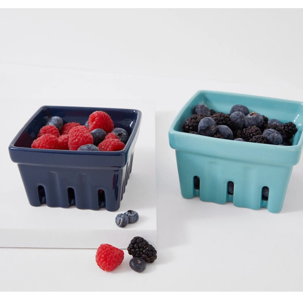 BNIB berry colanders